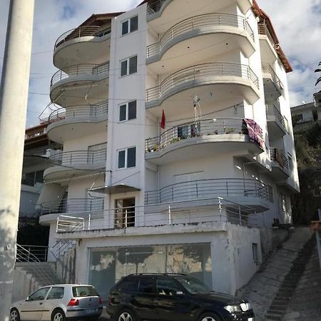 L.T. Noar'S Apartment Sarandë Eksteriør bilde